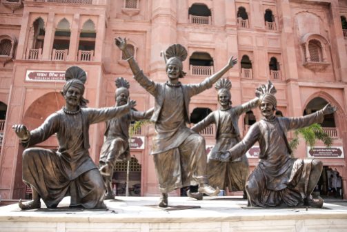 Statue_of_Bhangra_in_Amritsar_26_September_2018